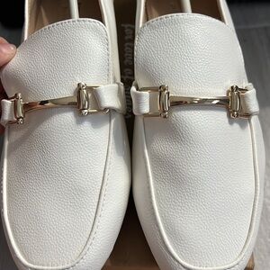 Gorgeous white leather loafers fashion flats gold accent size 37